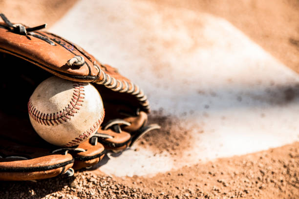 Differences Between Softball and Baseball